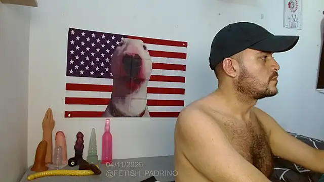 Snapshot of fetish_padrino chatting on 11.05.25 fetish padrino online show from 11.05.25