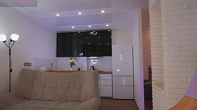 Snapshot of Kelly_Haren chatting on 11.12.25 Kelly Haren online show from 11.12.25