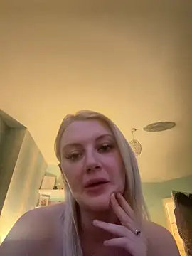Snapshot of Ruby_Nichols chatting on 03.13.25 Ruby Nichols online show from 03.13.25