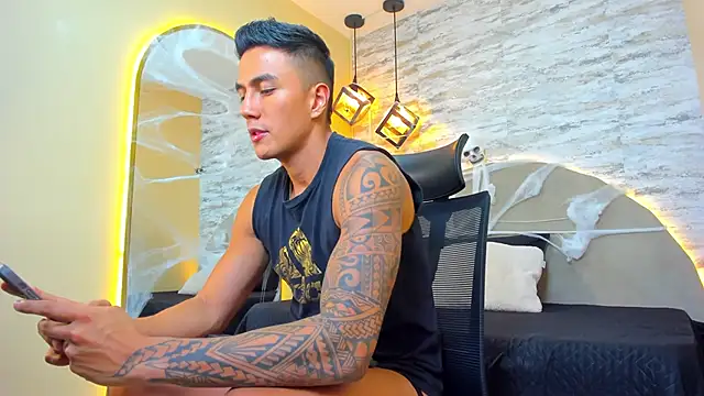 Aron Bolt online show from 10.22.25