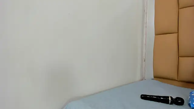 Snapshot of Amy_wats0n chatting on 01.21.25 Amy wats0n online show from 01.21.25