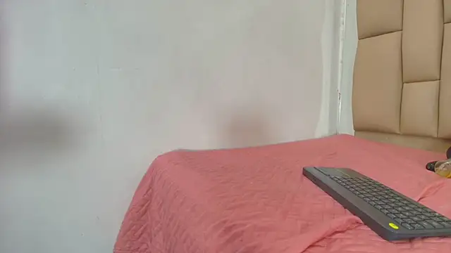 Snapshot of Amy_wats0n chatting on 01.28.25 Amy wats0n online show from 01.28.25