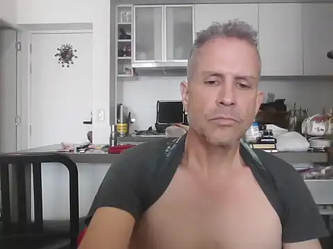 Snapshot of Diegoperrote682661 chatting on 10.11.25 Diegoperrote682661 online show from 10.11.25