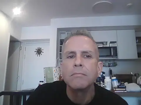 Snapshot of Diegoperrote682661 chatting on 10.15.25 Diegoperrote682661 online show from 10.15.25