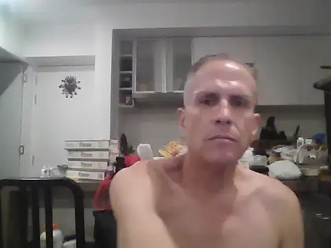 Snapshot of Diegoperrote682661 chatting on 10.28.25 Diegoperrote682661 online show from 10.28.25