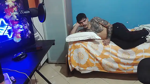 Snapshot of Badboyi1997 chatting on 10.05.25 Badboyi1997 online show from 10.05.25