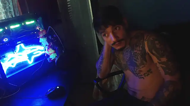 Snapshot of Badboyi1997 chatting on 10.08.25 Badboyi1997 online show from 10.08.25