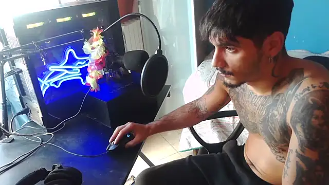 Snapshot of Badboyi1997 chatting on 10.11.25 Badboyi1997 online show from 10.11.25