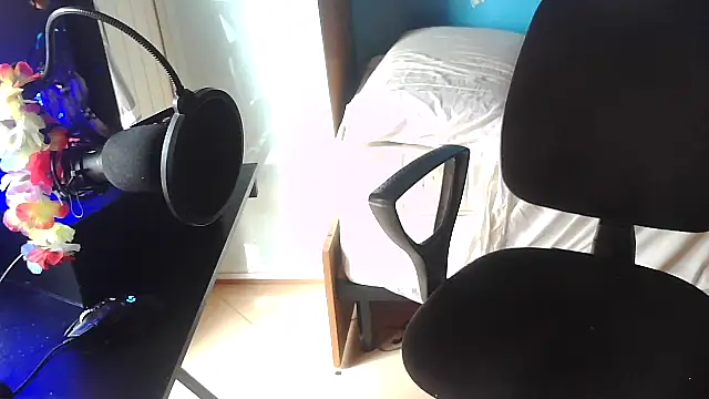 Snapshot of Badboyi1997 chatting on 10.18.25 Badboyi1997 online show from 10.18.25