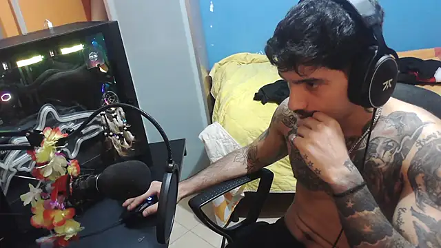 Snapshot of Badboyi1997 chatting on 10.23.25 Badboyi1997 online show from 10.23.25