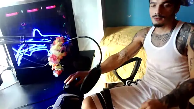 Snapshot of Badboyi1997 chatting on 11.01.25 Badboyi1997 online show from 11.01.25