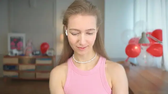 Snapshot of solar_bella chatting on 02.17.25 solar bella online show from 02.17.25