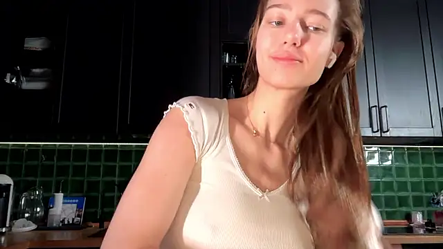 Snapshot of solar_bella chatting on 02.01.26 solar bella online show from 02.01.26