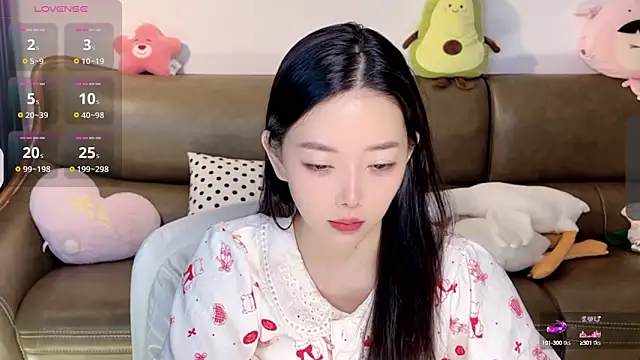 Snapshot of Yilin1999 chatting on 01.26.25 Yilin1999 online show from 01.26.25