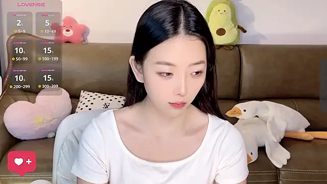 Snapshot of Yilin1999 chatting on 03.06.25 Yilin1999 online show from 03.06.25