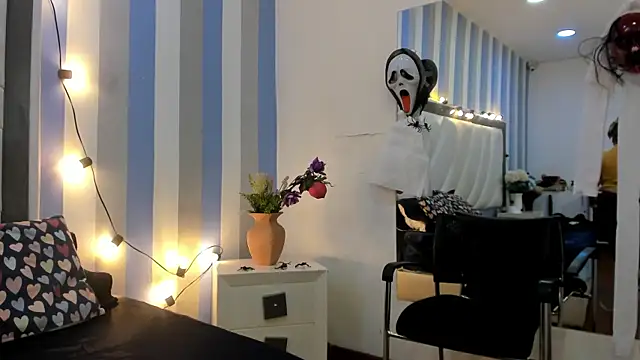 MeryLands online show from 10.14.25