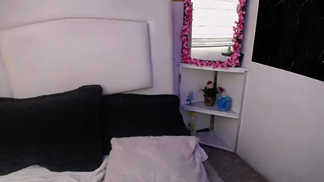 Snapshot of palmer_mIix chatting on 12.19.24 palmer mIix online show from 12.19.24