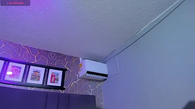 Snapshot of elodie_walker chatting on 10.07.25 elodie walker online show from 10.07.25