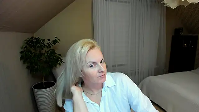 Snapshot of Alicee_Gracee chatting on 01.11.25 Alicee Gracee online show from 01.11.25