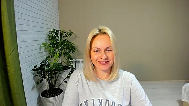 Snapshot of Alicee_Gracee chatting on 01.26.25 Alicee Gracee online show from 01.26.25