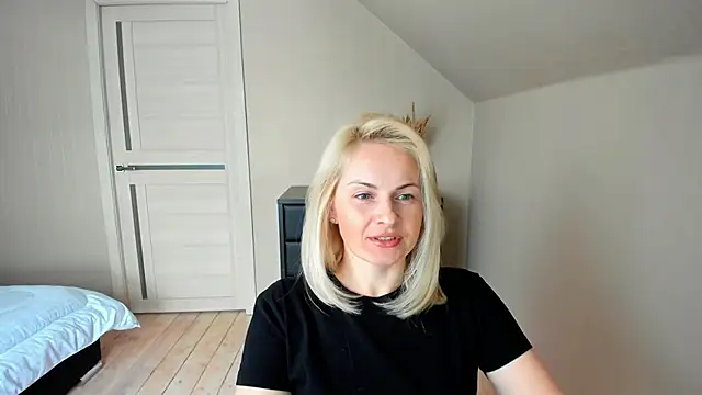 Snapshot of Alicee_Gracee chatting on 02.27.25 Alicee Gracee online show from 02.27.25