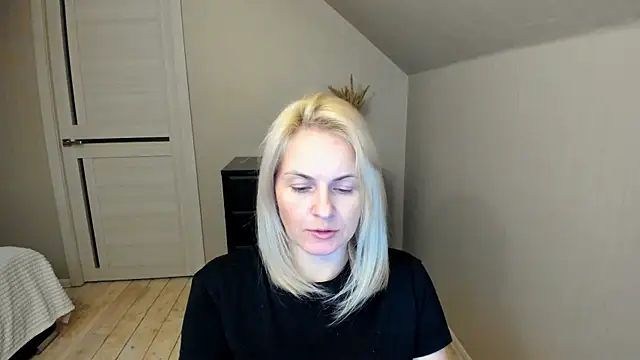 Snapshot of Alicee_Gracee chatting on 02.27.25 Alicee Gracee online show from 02.27.25