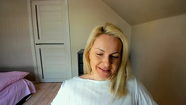 Snapshot of Alicee_Gracee chatting on 03.06.25 Alicee Gracee online show from 03.06.25