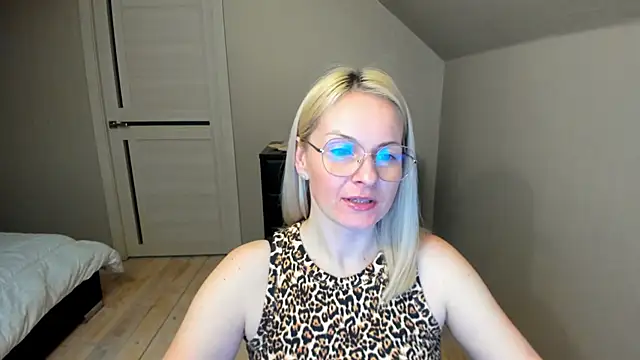 Snapshot of Alicee_Gracee chatting on 03.14.25 Alicee Gracee online show from 03.14.25