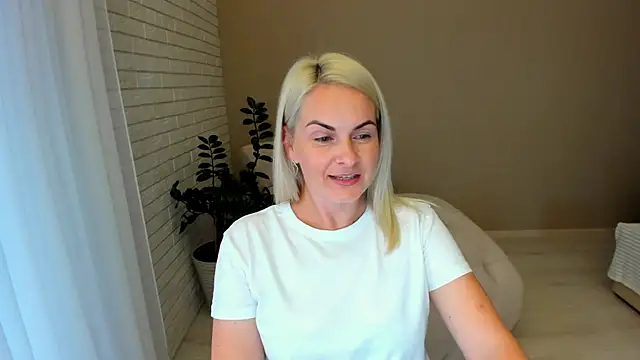 Snapshot of Alicee_Gracee chatting on 09.12.25 Alicee Gracee online show from 09.12.25