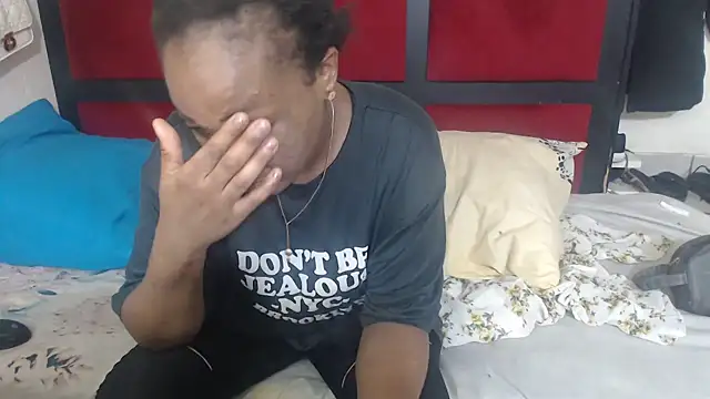 MaximTease24 online show from 03.31.26