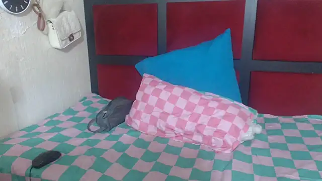 MaximTease24 online show from 04.02.26