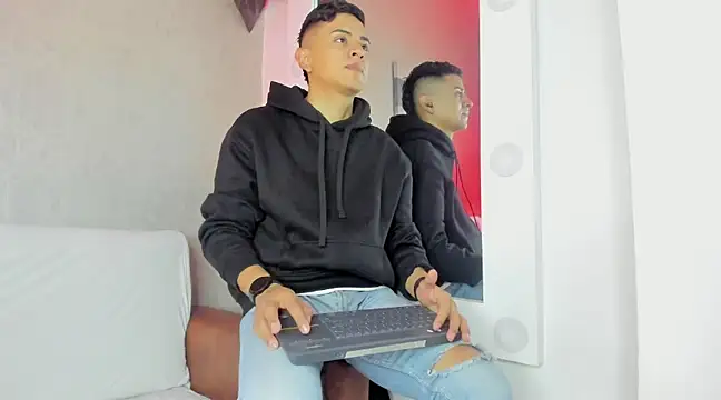 Lucii fer  online show from 02.23.25