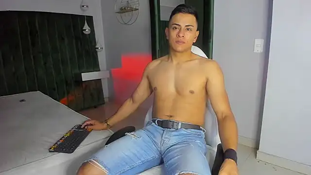 Lucii fer  online show from 11.13.25