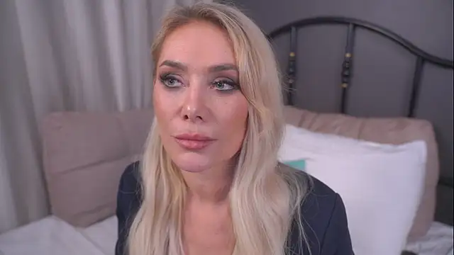 IsadoraDunkan online show from 03.15.25