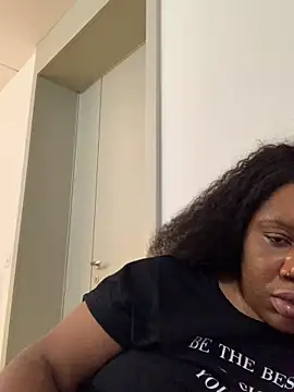 Snapshot of bonbonaumiel chatting on 12.03.24 bonbonaumiel online show from 12.03.24