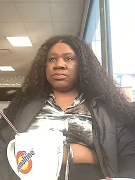 Snapshot of bonbonaumiel chatting on 12.12.24 bonbonaumiel online show from 12.12.24