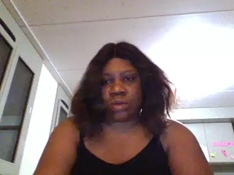 Snapshot of bonbonaumiel chatting on 12.29.24 bonbonaumiel online show from 12.29.24