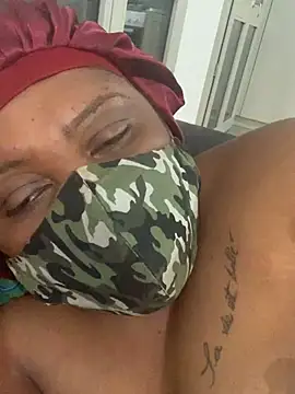 Snapshot of bonbonaumiel chatting on 01.02.25 bonbonaumiel online show from 01.02.25