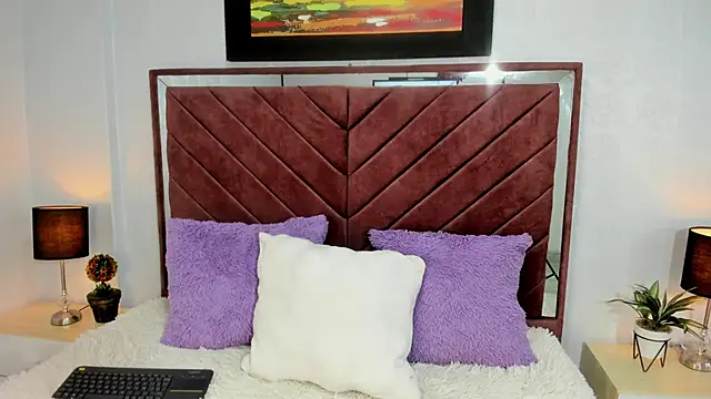 ZoeBianchi online show from 12.30.24