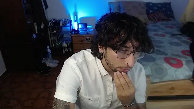 Dereck Dickson online show from 10.04.25