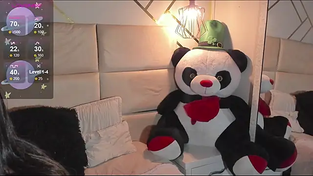 Nathaliajonees online show from 10.17.25