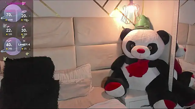 Nathaliajonees online show from 10.23.25