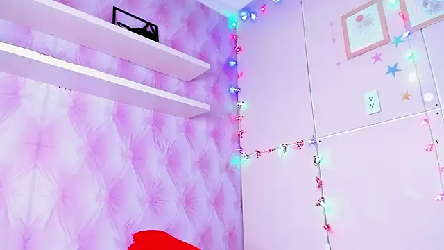 Snapshot of MarieMyller chatting on 12.27.24 MarieMyller online show from 12.27.24