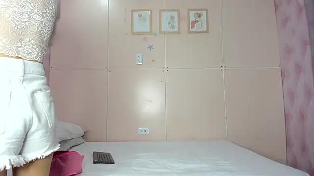 Snapshot of MarieMyller chatting on 01.21.25 MarieMyller online show from 01.21.25