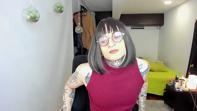 ShiiraVelkor online show from 12.15.25