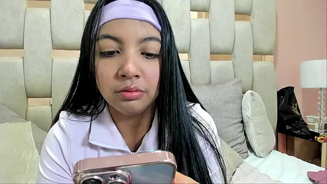 nicole fisherr online show from 03.10.26