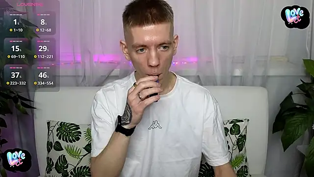 Snapshot of shampoo777 chatting on 01.30.25 shampoo777 online show from 01.30.25