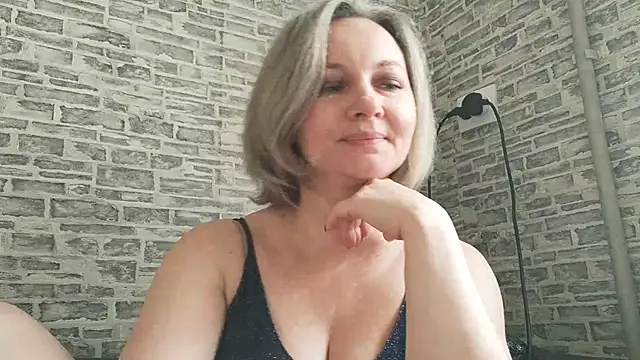 Snapshot of EdithManning chatting on 02.27.25 EdithManning online show from 02.27.25