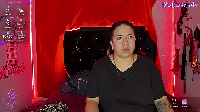 katieeandsharonn online show from 12.17.25