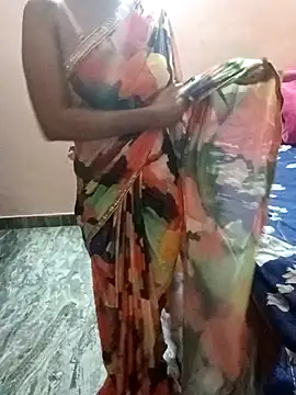 Snapshot of maftel chatting on 12.19.24 maftel online show from 12.19.24